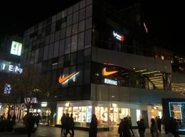 国内篮球鞋市场竞争加剧 谁将成为下一个霸主