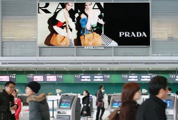 奢侈品的宣传片这么接地气，是故意要引起争议吗